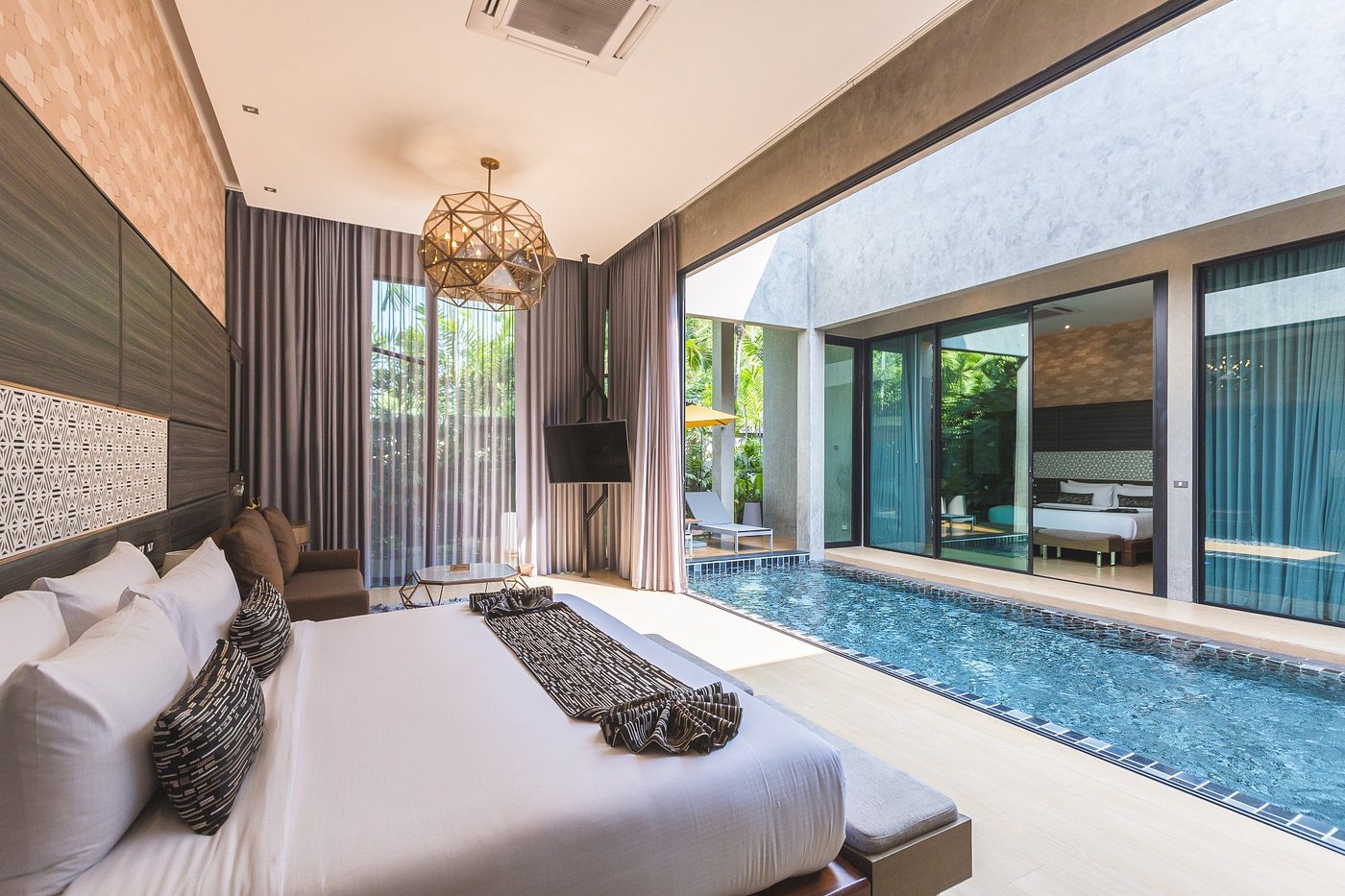 Super Luxury